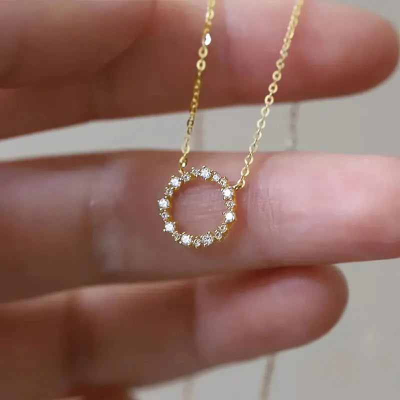 Shinning Circle Pendant Necklace Lady Engagement Jewelry with Bright Cubic Zirconia Silver Color/Gold Color Accessories