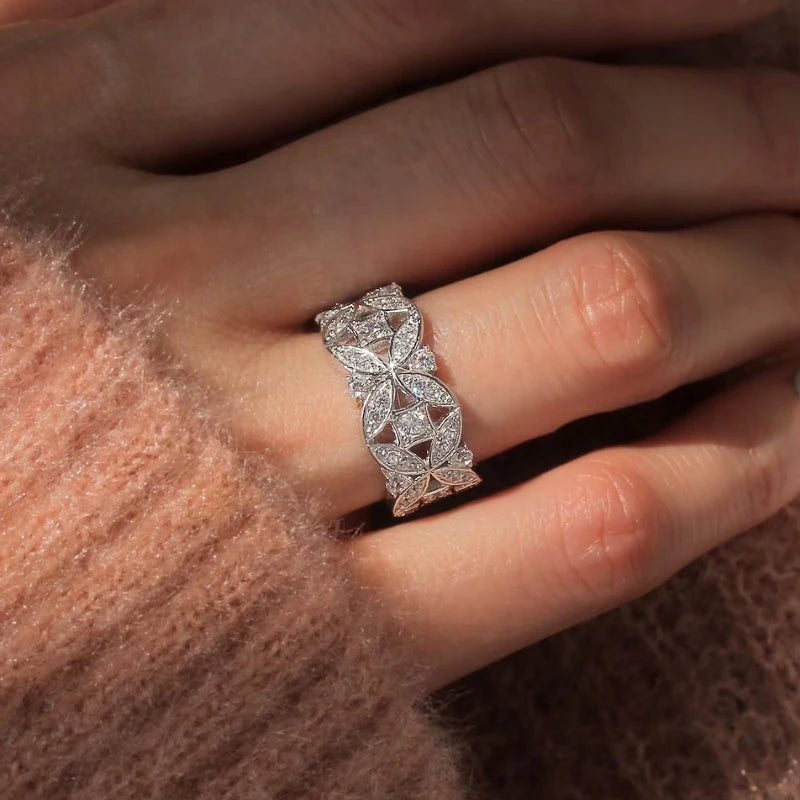 Luxury Exquisite Silver Color Finger Ring Female Shinning Cubic Zirconia Jewelry for Wedding Aesthetic Accessories Gift