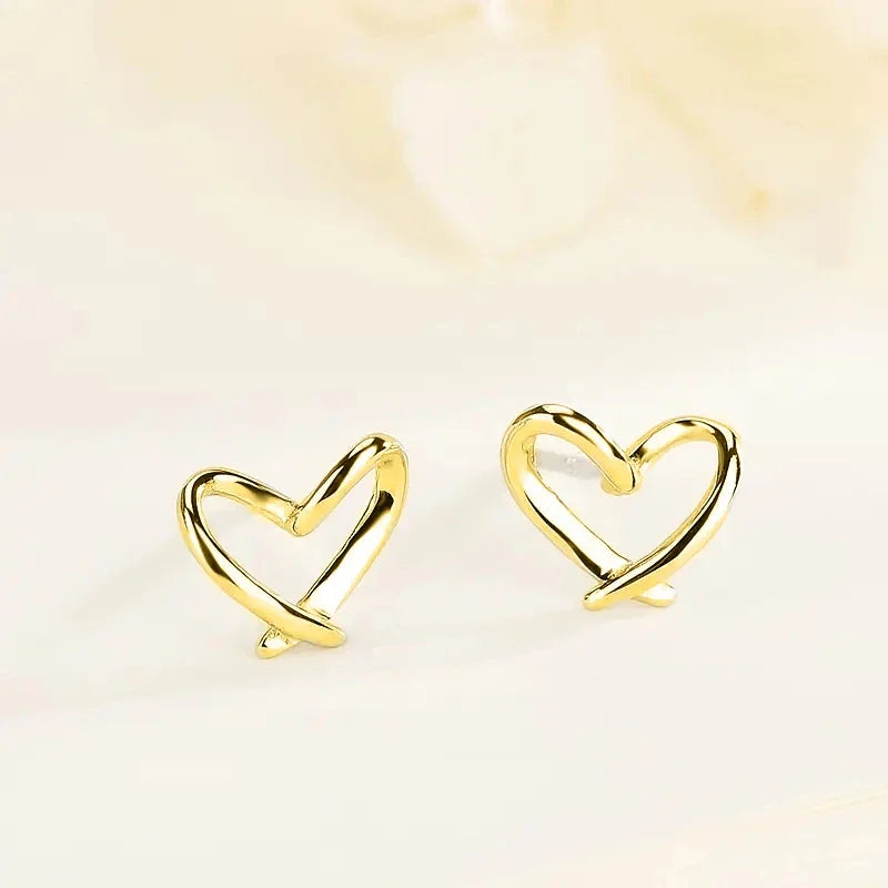 Minimalist Heart Shaped Stud Earrings for Women Glossy Neat Fresh Teens Ear Accessories Charms Daily Wear Party Jewelry