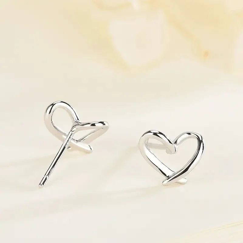 Minimalist Heart Shaped Stud Earrings for Women Glossy Neat Fresh Teens Ear Accessories Charms Daily Wear Party Jewelry
