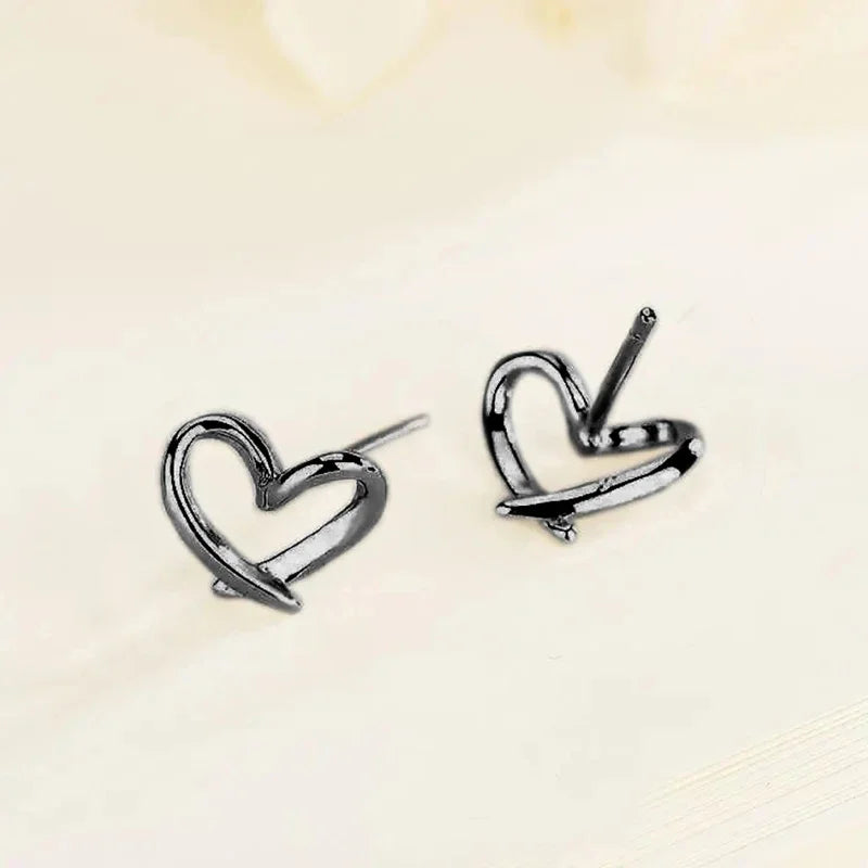 Minimalist Heart Shaped Stud Earrings for Women Glossy Neat Fresh Teens Ear Accessories Charms Daily Wear Party Jewelry