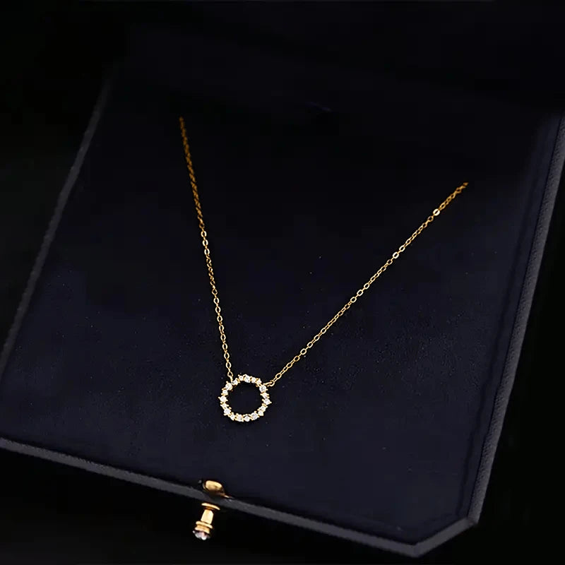 Shinning Circle Pendant Necklace Lady Engagement Jewelry with Bright Cubic Zirconia Silver Color/Gold Color Accessories