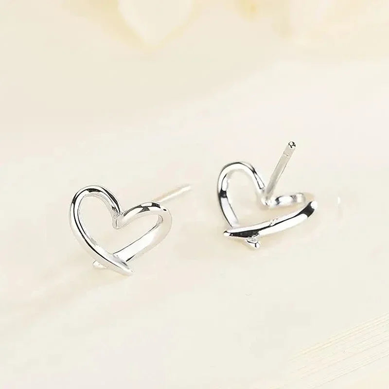 Minimalist Heart Shaped Stud Earrings for Women Glossy Neat Fresh Teens Ear Accessories Charms Daily Wear Party Jewelry