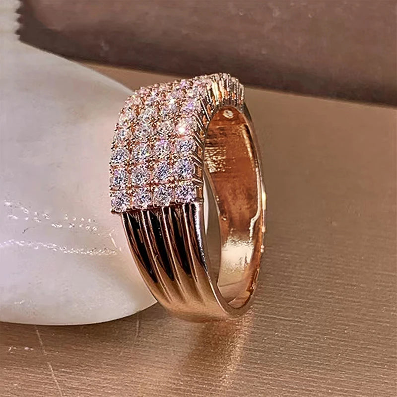 Gorgeous Rose Gold Color Finger Ring Female Engagement Party Jewelry Luxury Lady Shining Accessories for Anniversary