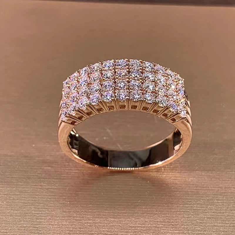 Gorgeous Rose Gold Color Finger Ring Female Engagement Party Jewelry Luxury Lady Shining Accessories for Anniversary