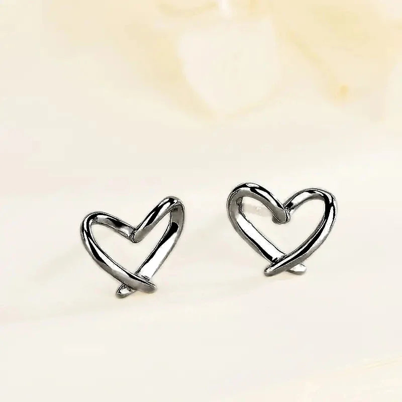 Minimalist Heart Shaped Stud Earrings for Women Glossy Neat Fresh Teens Ear Accessories Charms Daily Wear Party Jewelry