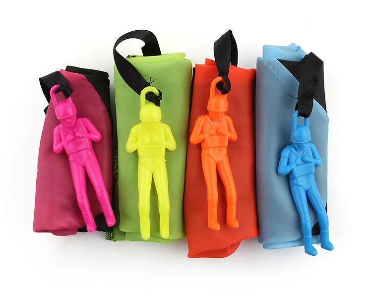 1pcs Hand Throwing Parachute Kids Outdoor Funny Toys Game Play Toys for Children Fly Parachute Sport with Mini Soldier Toys