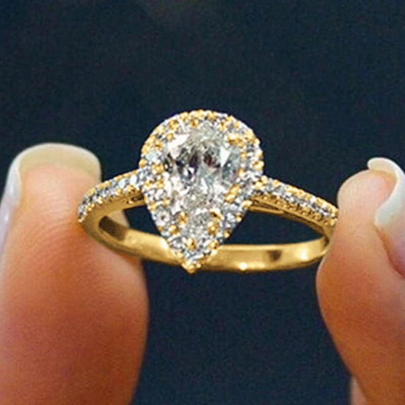 Hot Sale Water Drop Design Women Ring Micro Paved Crystal Zircon Elegant Bridal Wedding Engagement Jewelry Ring for Lover