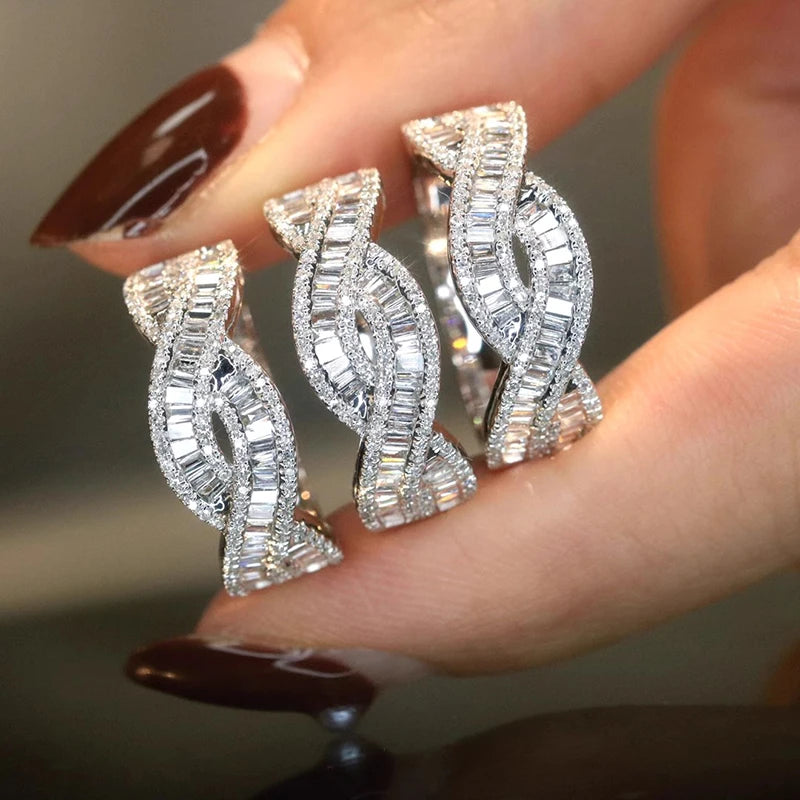 Luxury Twist Design Cubic Zirconia Rings Women Sparkling Wedding Band Accessories Statement Female Rings Party Jewelry