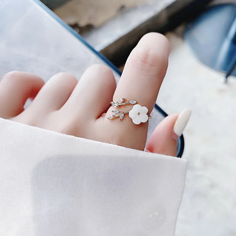 Fashion Crystal Zircon Rings Sweet Flower Leaf Butterfly Adjustable Open Rings Female Wedding Engagement Jewelry Gift