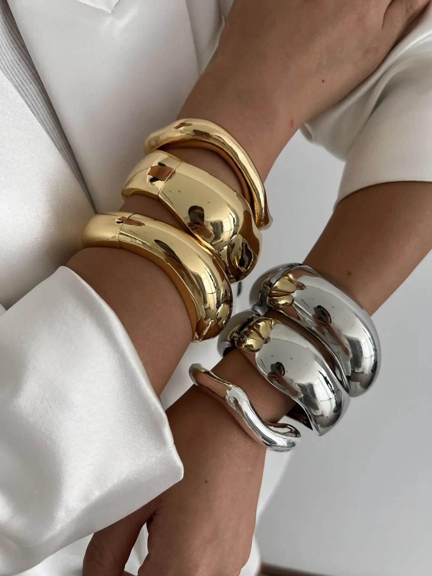 DIEZI Vintage Wide Cuff Bangles Hip Hop Punk Gold Silver Color Geometric Metal Spring Bangles For Women Bracelets Men Jewelry