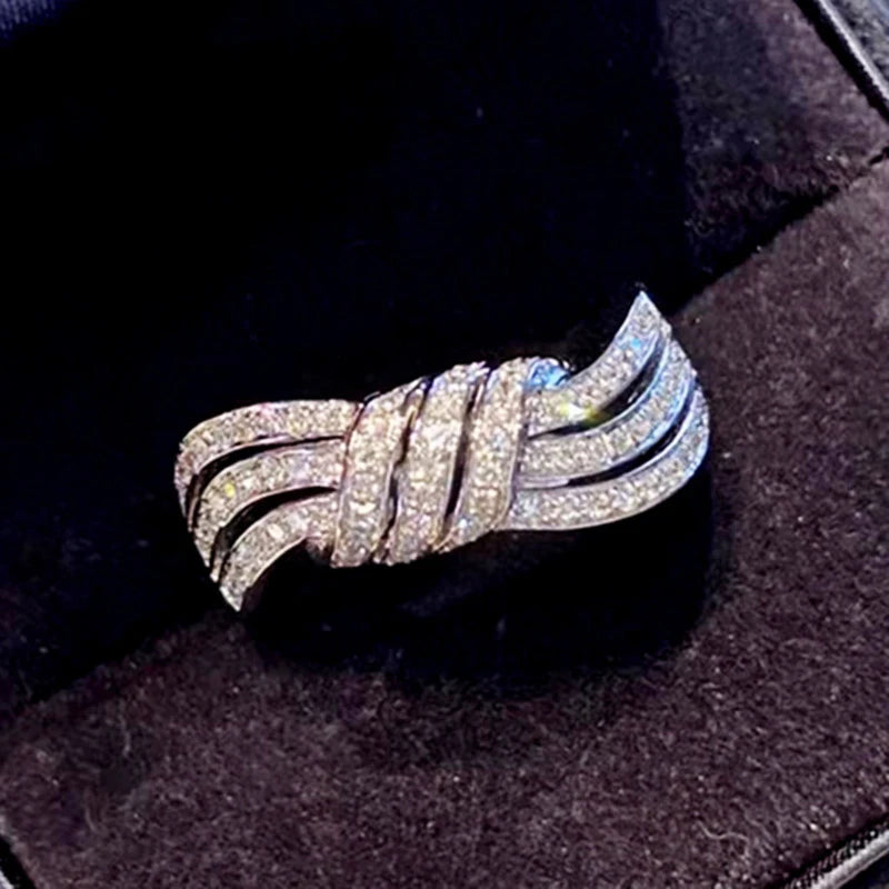Trendy Proposal Ring Female Statement Jewelry for Engagement Brilliant Zirconia Finger Accessories for Wedding Ceremony