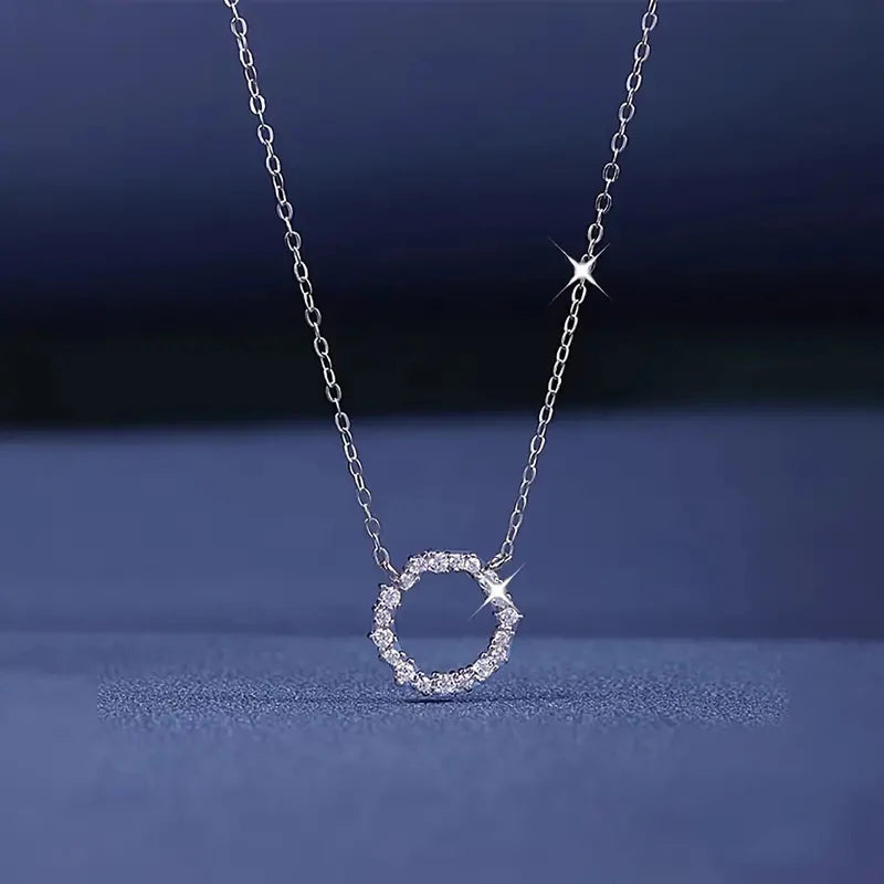 Shinning Circle Pendant Necklace Lady Engagement Jewelry with Bright Cubic Zirconia Silver Color/Gold Color Accessories