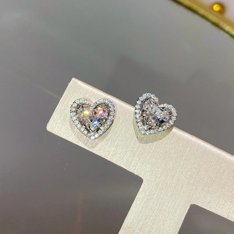 Heart Shaped Cubic Zirconia Stud Earrings for Women Temperament Love Earrings Wedding Luxury Fashion Lady's Ear Jewelry
