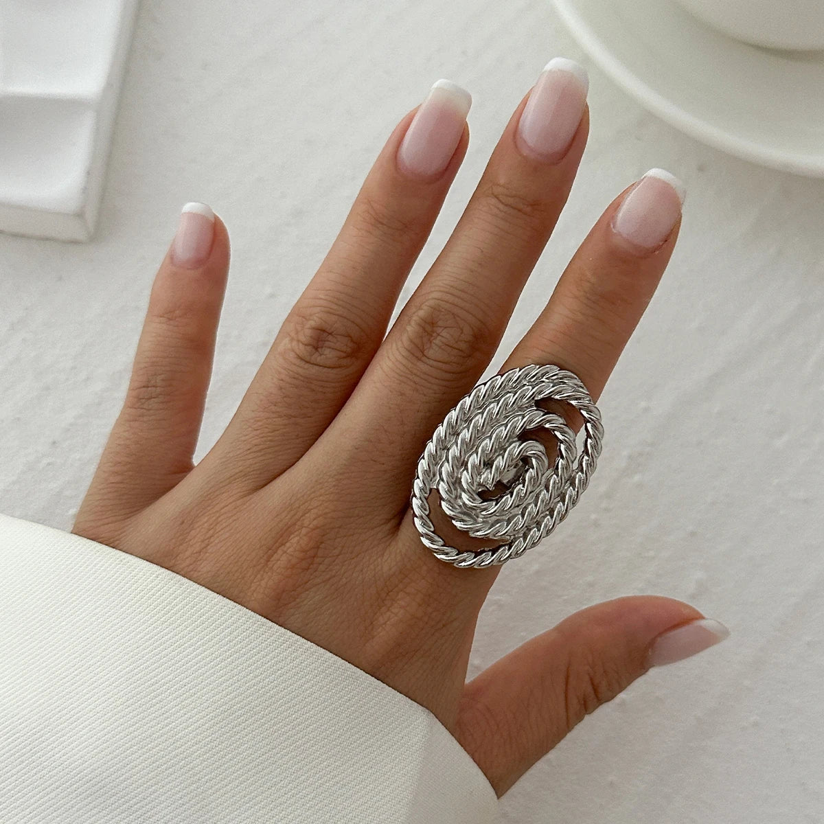 Ingemark Unique Exaggerated Large Petal Flower Rings for Women Vintage Geometric Adjustable Finger Ring Grunge Jewelry Steampunk