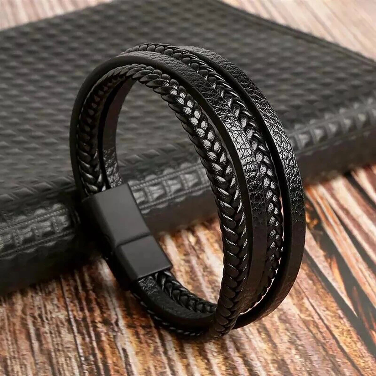 1pc Brown Four -layer PU Leather Bracelet, Men's Bracelet, Showing Men's Charm