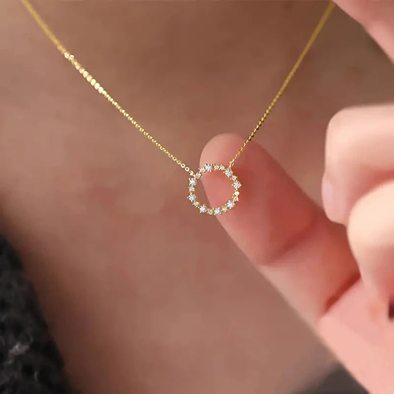 Shinning Circle Pendant Necklace Lady Engagement Jewelry with Bright Cubic Zirconia Silver Color/Gold Color Accessories