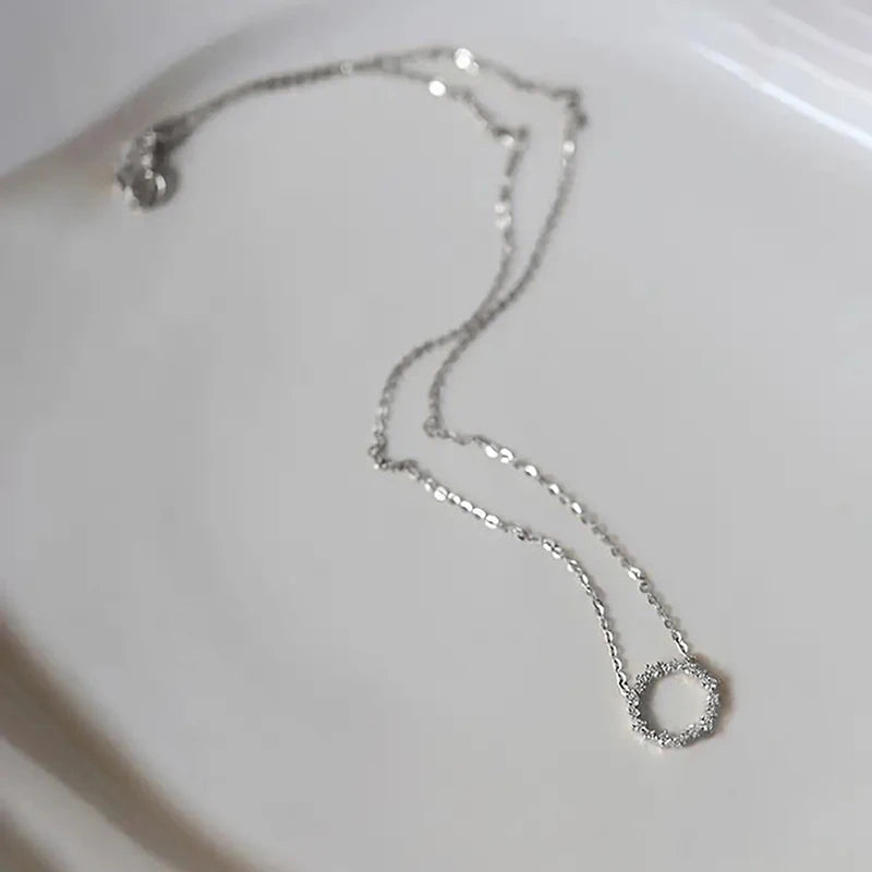 Shinning Circle Pendant Necklace Lady Engagement Jewelry with Bright Cubic Zirconia Silver Color/Gold Color Accessories