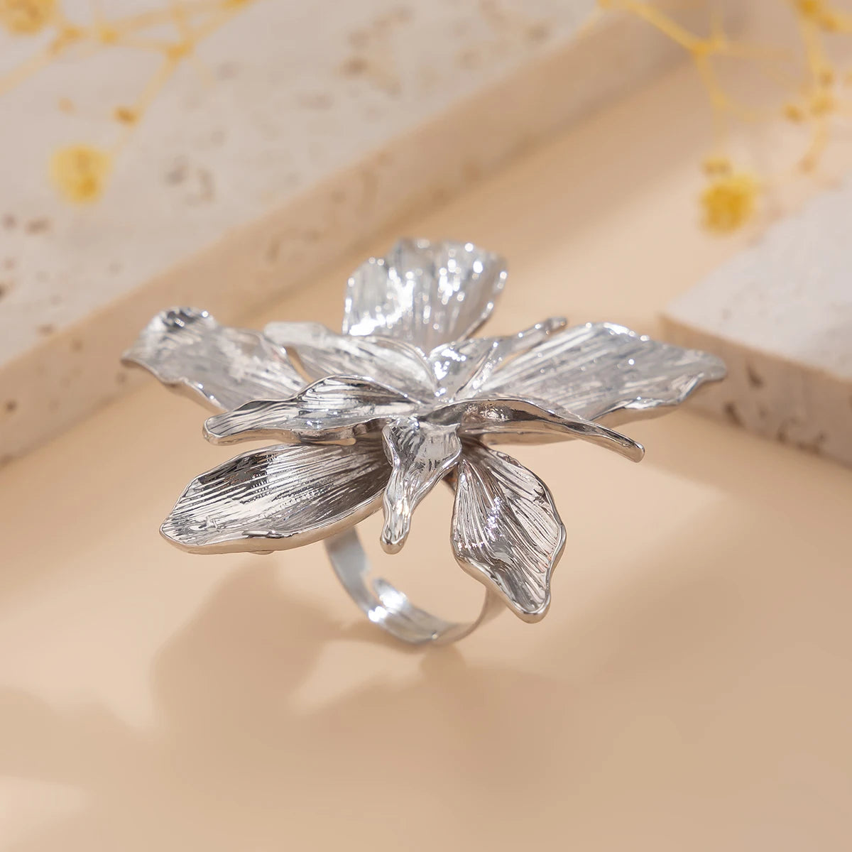 Ingemark Unique Exaggerated Large Petal Flower Rings for Women Vintage Geometric Adjustable Finger Ring Grunge Jewelry Steampunk