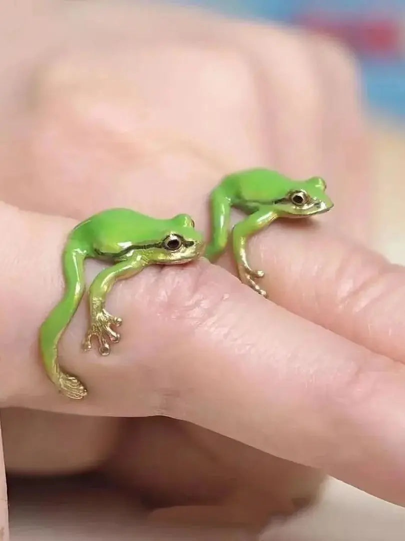 Tree frog ring, green quirky frog ring, niche design, blue frog ring, adjustable ring opening