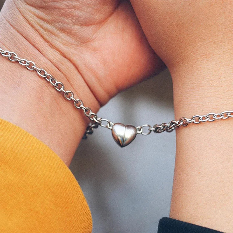 2Pcs/set Magnet Couple Bracelets Heart Attraction Bracelet Sliver Love Charm Simple Cuban Chains Key Lock Jewelry Gifts