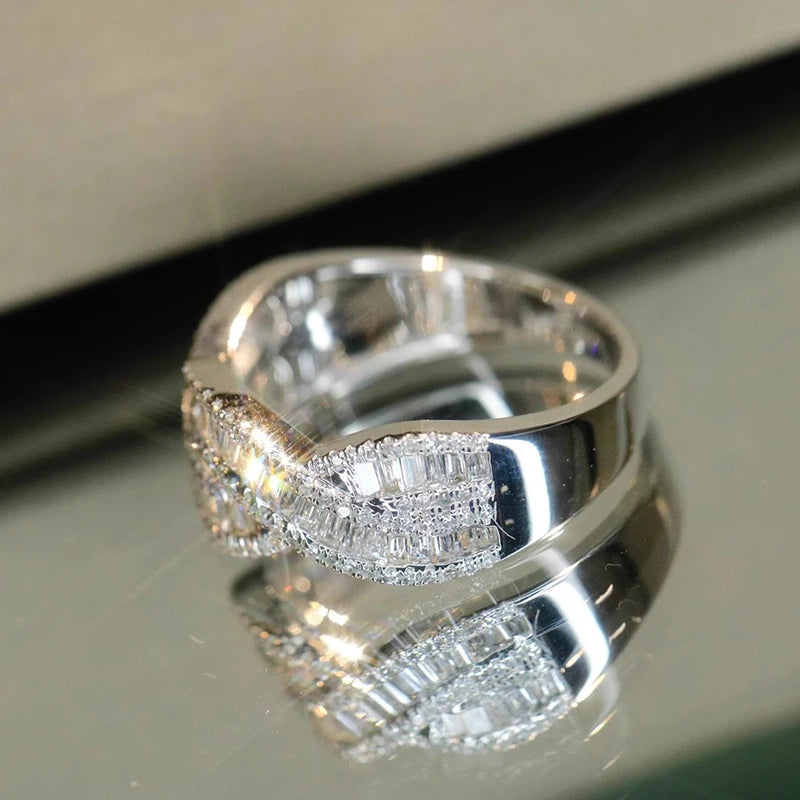 Luxury Twist Design Cubic Zirconia Rings Women Sparkling Wedding Band Accessories Statement Female Rings Party Jewelry