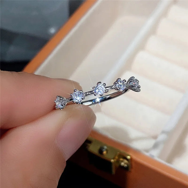 Fashion Contracted Design Women's Ring with Brilliant White Cubic Zirconia Wedding Party Daily Wearable Statement Jewelry