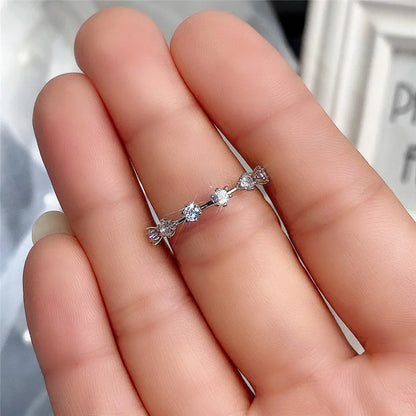 Fashion Contracted Design Women's Ring with Brilliant White Cubic Zirconia Wedding Party Daily Wearable Statement Jewelry