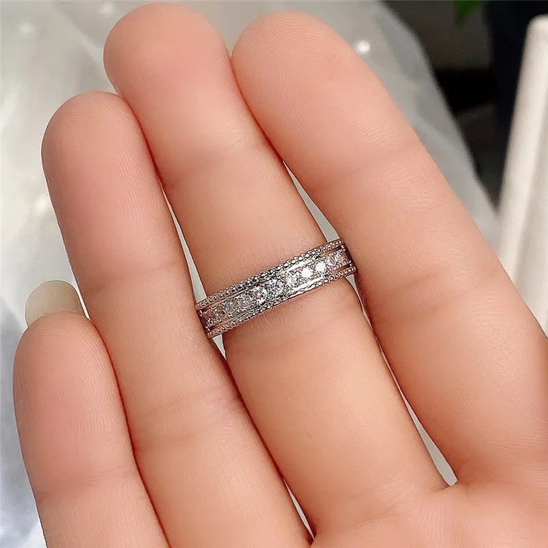 Fashion Contracted Design Women's Ring with Brilliant White Cubic Zirconia Wedding Party Daily Wearable Statement Jewelry