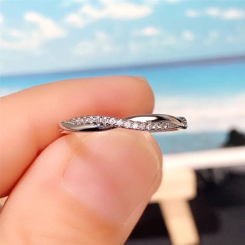 Fashion Contracted Design Women's Ring with Brilliant White Cubic Zirconia Wedding Party Daily Wearable Statement Jewelry