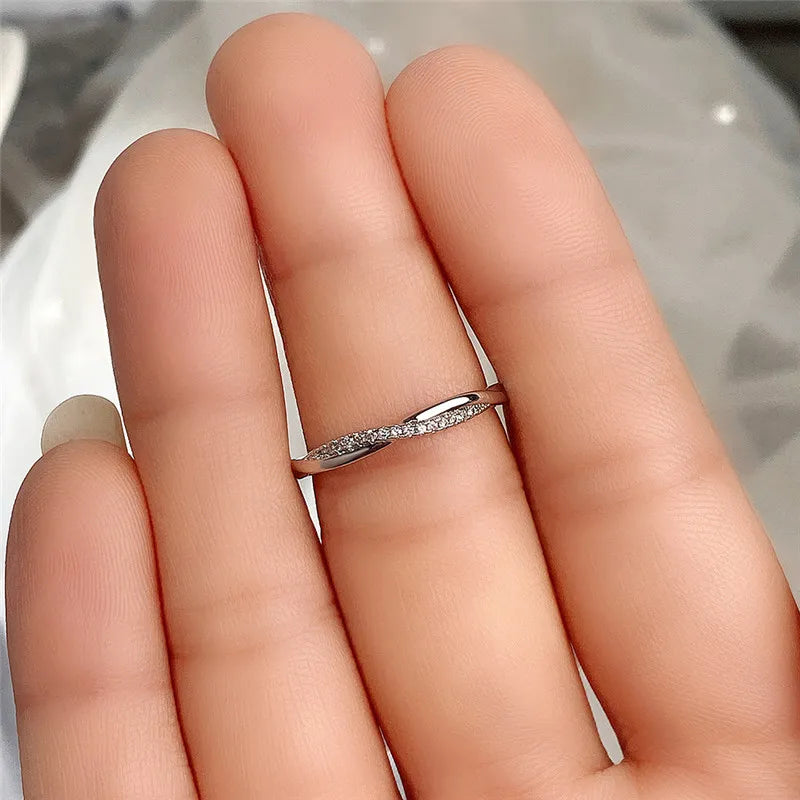 Fashion Contracted Design Women's Ring with Brilliant White Cubic Zirconia Wedding Party Daily Wearable Statement Jewelry