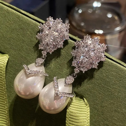 Gorgeous Simulated Pearl Dangle Earrings Lady Luxury Sparkling CZ Pendant Jewelry for Party Bridal Wedding Accessories