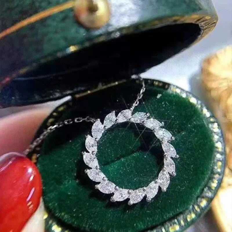 Circle Necklace with Cubic Zirconia Simple Stylish Clavicle Chain Necklace for Women Wedding Eternity Jewelry