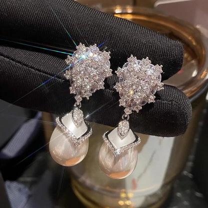 Gorgeous Simulated Pearl Dangle Earrings Lady Luxury Sparkling CZ Pendant Jewelry for Party Bridal Wedding Accessories