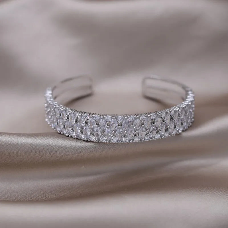 2024 French new design fashion jewelry two-color plated zircon letter X opening bracelet elegant women's daily work accessories