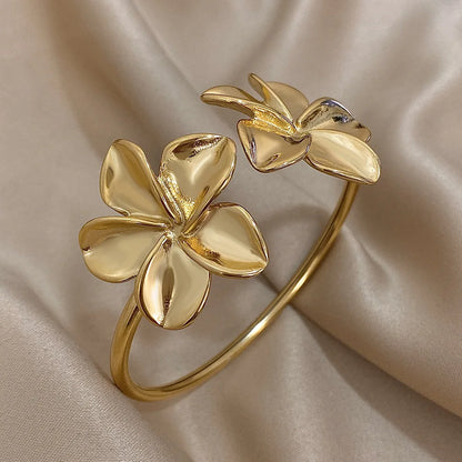 Big Stainless Steel Double Flower Cuff Bracelet Bangle for Women Gold Color Metal Floral Bracelets Waterproof Party Jewelry