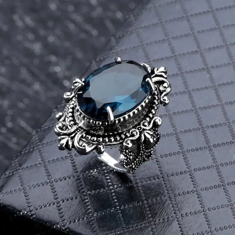 Carved Pattern Vintage Women Rings with Oval Blue CZ Stone Retro Female Rings for Party Chic Anniversary Gift New Jewelry