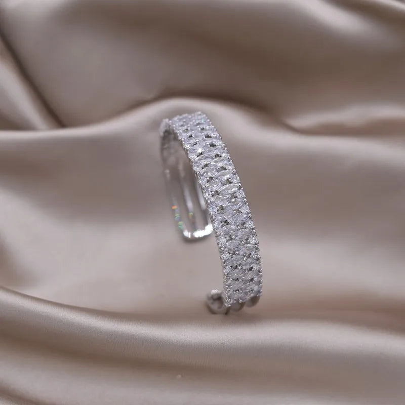 2024 French new design fashion jewelry two-color plated zircon letter X opening bracelet elegant women's daily work accessories
