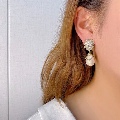 Gorgeous Simulated Pearl Dangle Earrings Lady Luxury Sparkling CZ Pendant Jewelry for Party Bridal Wedding Accessories