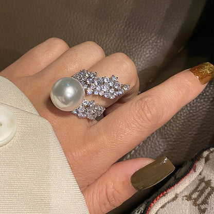 Gorgeous Graceful Simulated Pearl Finger Ring Female Wedding Party Jewelry with Brilliant Zirconia Luxury Accessories