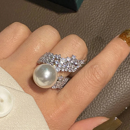 Gorgeous Graceful Simulated Pearl Finger Ring Female Wedding Party Jewelry with Brilliant Zirconia Luxury Accessories