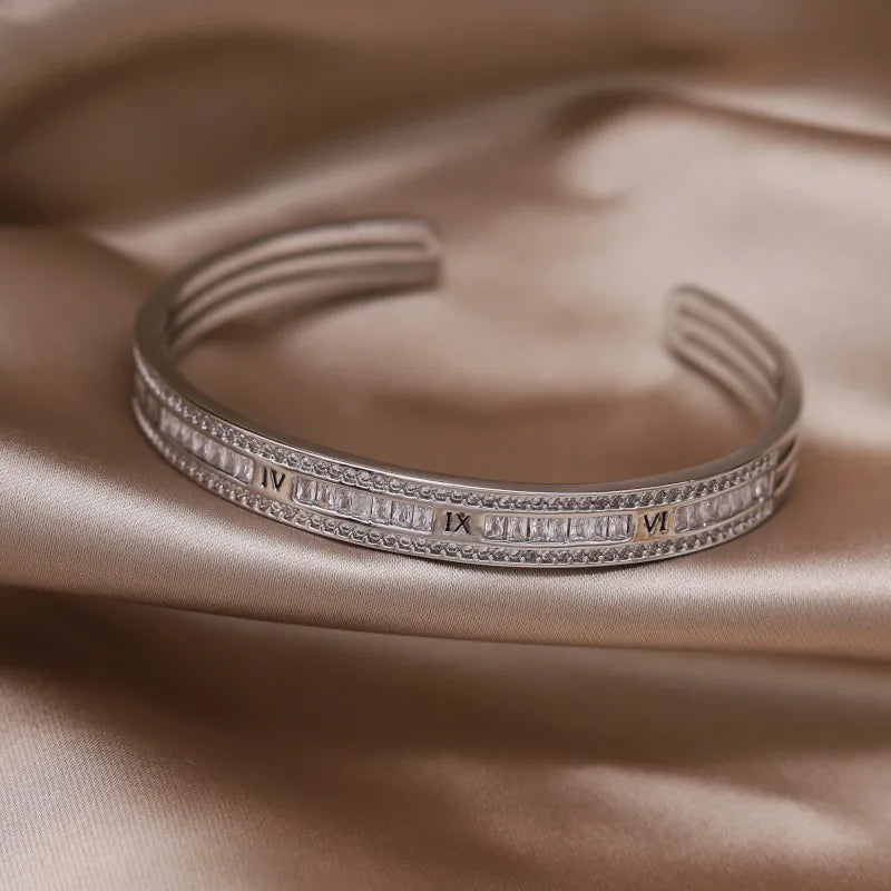 2024 French new design fashion jewelry two-color plated zircon letter X opening bracelet elegant women's daily work accessories