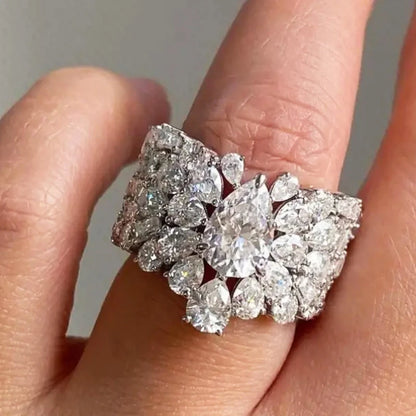 Gorgeous Women Wedding Rings with Waterdrop Cubic Zirconia Modern Fashion Design Female Engagement Rings Trendy Jewelry