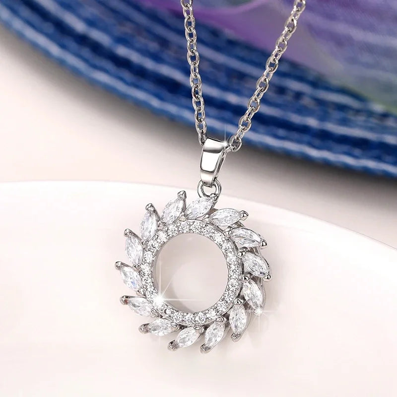 Circle Necklace with Cubic Zirconia Simple Stylish Clavicle Chain Necklace for Women Wedding Eternity Jewelry