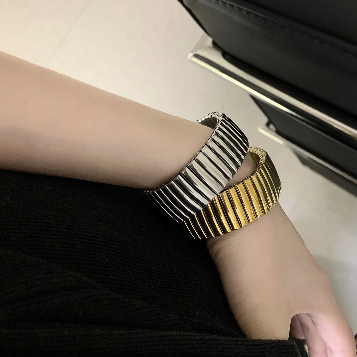 Titanium Steel Elastic Bracelet for Women.Heart Shape.1Pcs.Gold Plated Punk Jewelry.Hip Hop. New Design