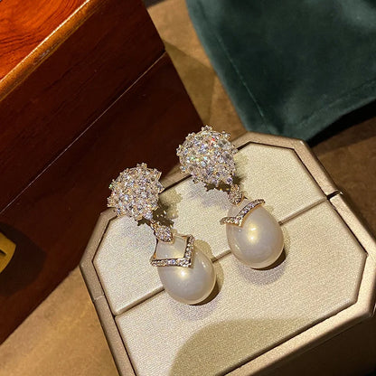 Gorgeous Simulated Pearl Dangle Earrings Lady Luxury Sparkling CZ Pendant Jewelry for Party Bridal Wedding Accessories