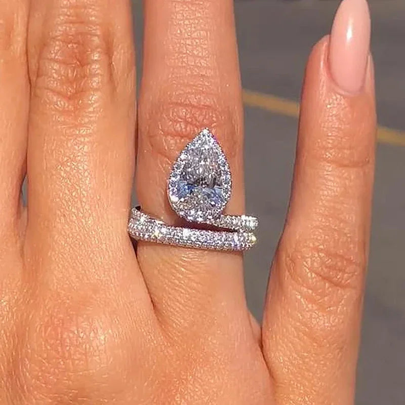 Trendy Luxury Pear Shaped Cubic Zircon Crystal Rings for Women Gorgeous Engagement Wedding Band Accessories Bling Jewelry