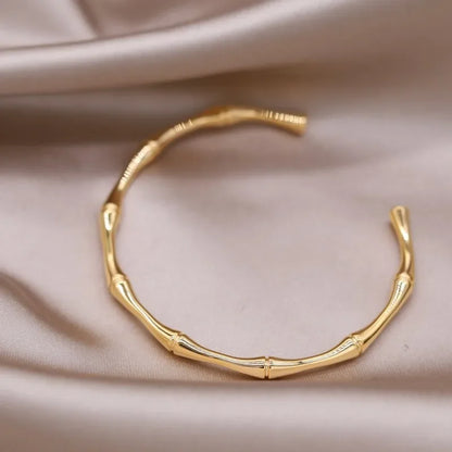 2024 French new design fashion jewelry two-color plated zircon letter X opening bracelet elegant women's daily work accessories