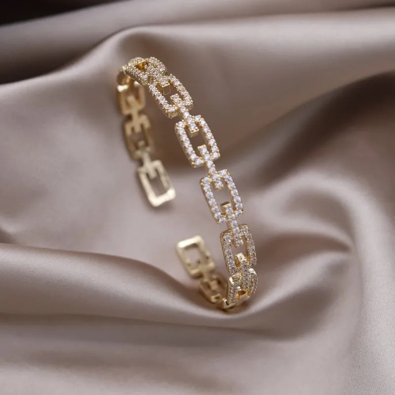 2024 French new design fashion jewelry two-color plated zircon letter X opening bracelet elegant women's daily work accessories