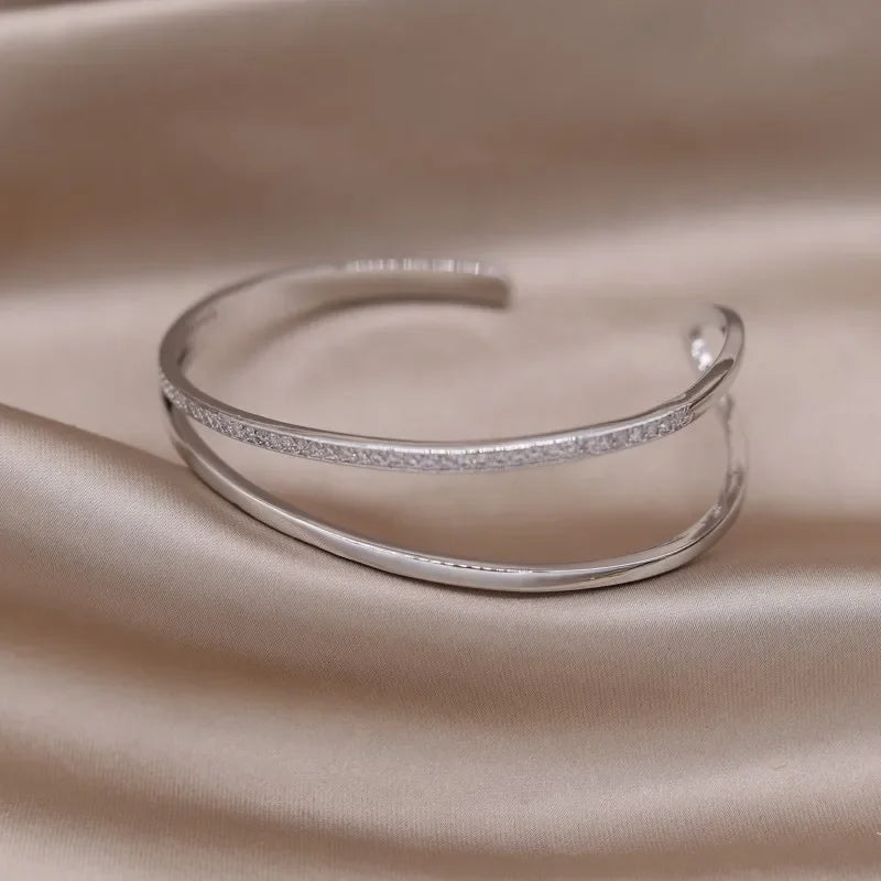 2024 French new design fashion jewelry two-color plated zircon letter X opening bracelet elegant women's daily work accessories
